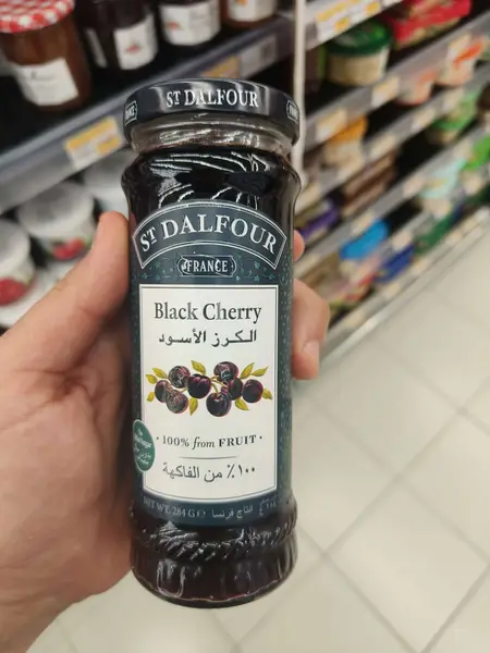 مربى الكرز الاسود